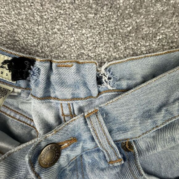 Eddie Bauer Jeans Womens 10 Petite Relaxed Straight Distressed Light Blue Denim - Picture 7 of 9